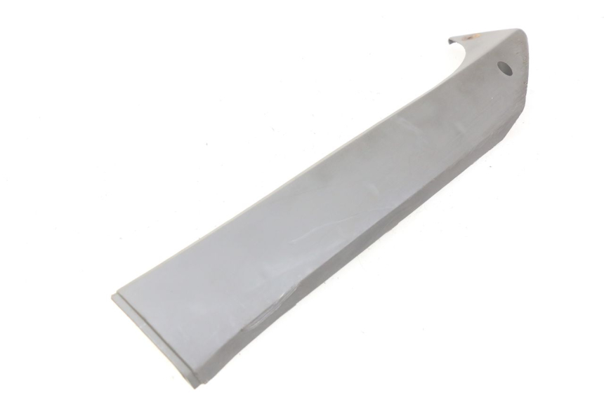 photo de LEFT LOWER FAIRING SUZUKI CP 80 (1985 - 1996) - Zoom on usage condition