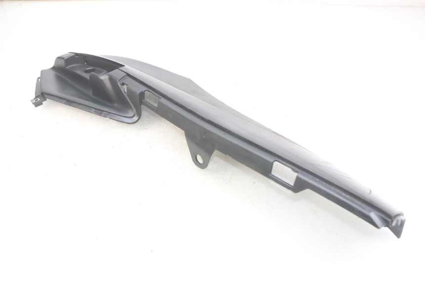 photo de LEFT LOWER FAIRING PIAGGIO FLY 4T 50 (2013 - 2017) - Fixing points details