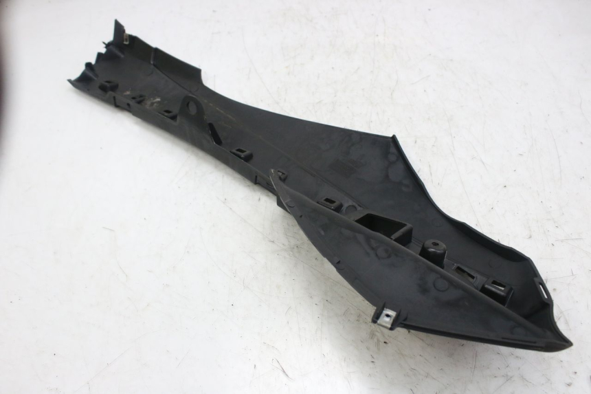 photo de LEFT LOWER FAIRING PIAGGIO FLY 4T 50 (2013 - 2017) - Alternative perspective