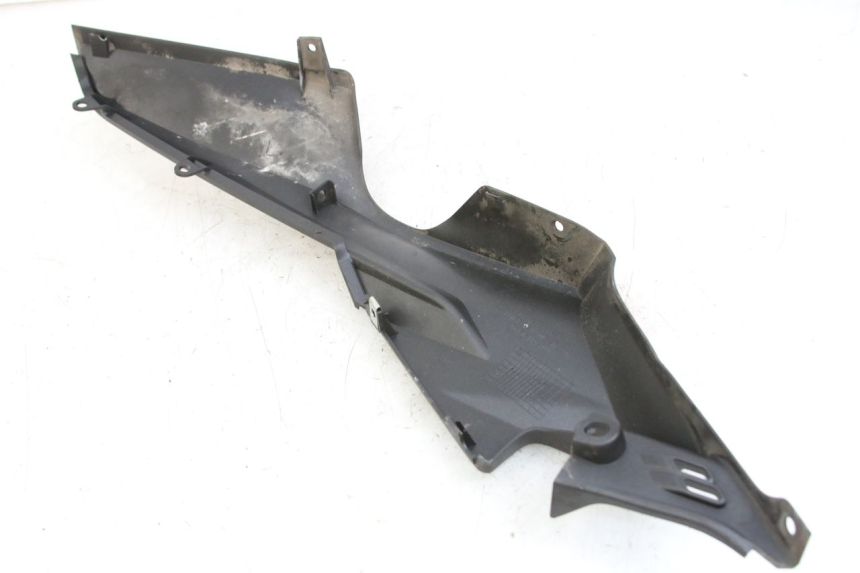 photo de LEFT BELLY PANEL HONDA FORZA 125 (2015 - 2016) - Technical close-up
