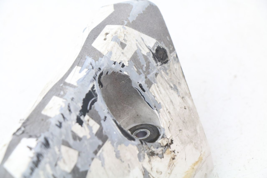 photo de LEFT BELLY PANEL YAMAHA FZ8 800 (2010 - 2016) - Technical close-up