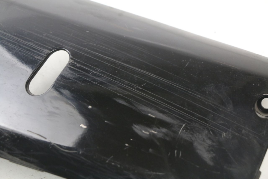 photo de LEFT BELLY PANEL HONDA FES S-WING SWING 125 (2007 - 2015) - Surface and material condition