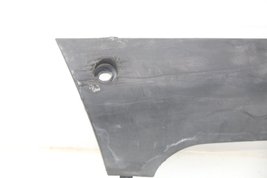 photo de LEFT LOWER FAIRING PEUGEOT KISBEE 2T 50 (2010 - 2017) - Fixing points details