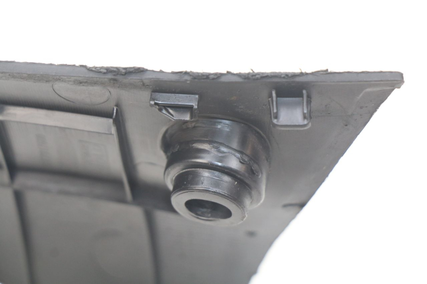 photo de LEFT LOWER FAIRING PEUGEOT KISBEE 2T 50 (2010 - 2017) - Component detail