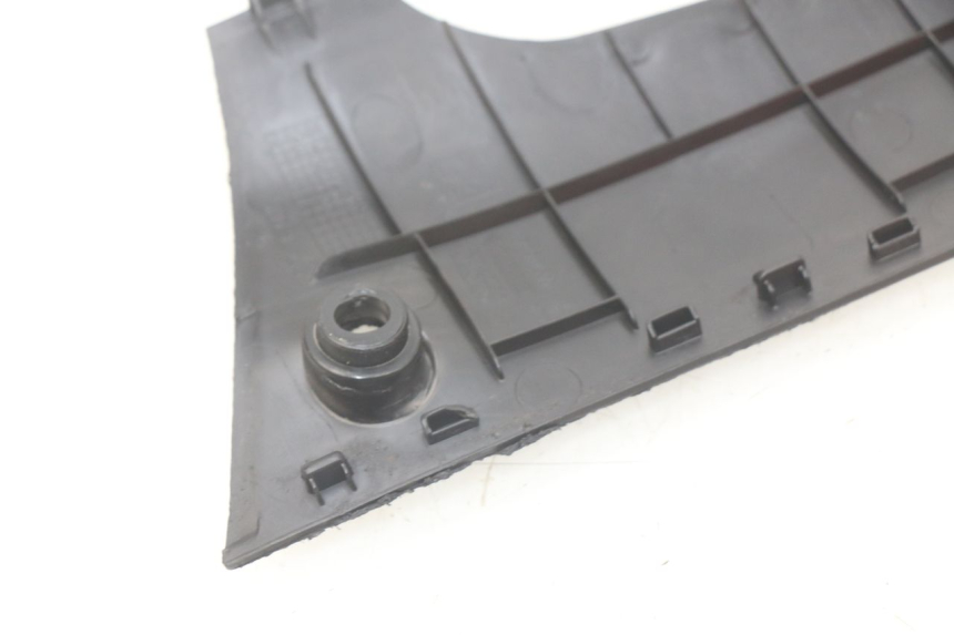 photo de LEFT LOWER FAIRING PEUGEOT KISBEE 2T 50 (2010 - 2017) - Alternative perspective