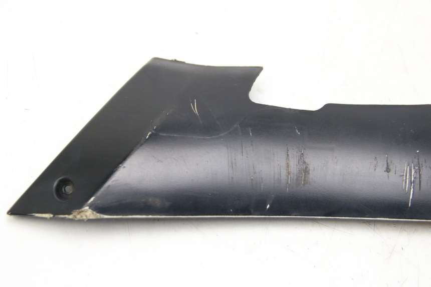 photo de LEFT LOWER FAIRING PEUGEOT KISBEE 2T 50 (2018 - 2022) - Zoom on usage condition