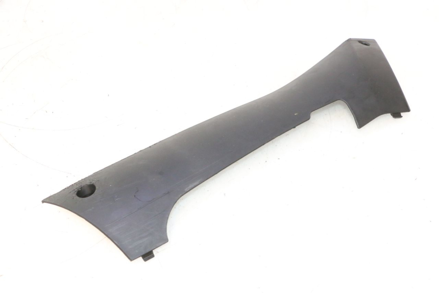 photo de LEFT BELLY PANEL PEUGEOT KISBEE 4T 50 (2023 - 2026) - Technical close-up