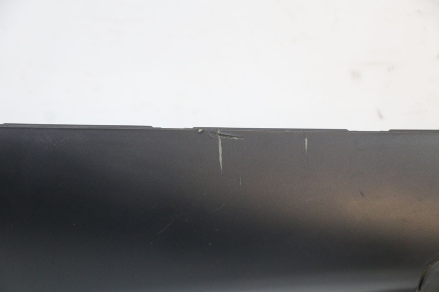 photo de LEFT BELLY PANEL PIAGGIO MP3 HPE 350 (2018 - 2020) - Zoom on usage condition