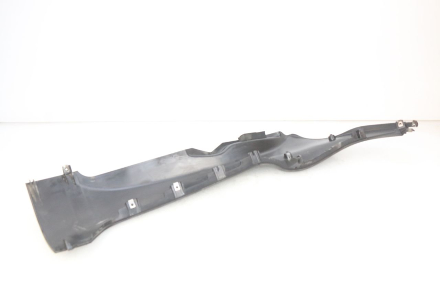 photo de LEFT LOWER FAIRING PIAGGIO MP3 LT 300 (2010 - 2016) - Technical close-up