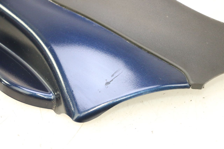 photo de LEFT BELLY PANEL PIAGGIO MP3 LT 400 (2007 - 2012) - High-resolution close-up