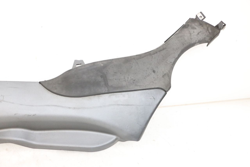 photo de LEFT LOWER FAIRING PIAGGIO MP3 500 (2011 - 2015) - Additional view of the item