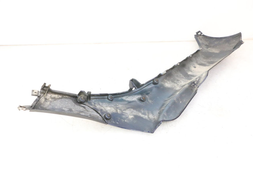 photo de LEFT BELLY PANEL PIAGGIO MP3 RL 250 (2006 - 2010) - Fixing points details
