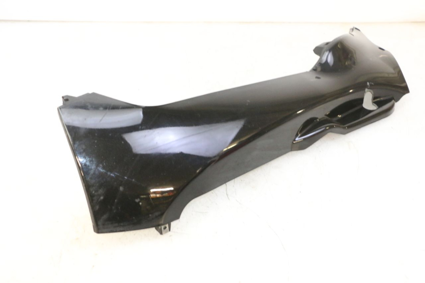 photo de LEFT BELLY PANEL PIAGGIO MP3 RL 250 (2006 - 2010) - Surface and material condition