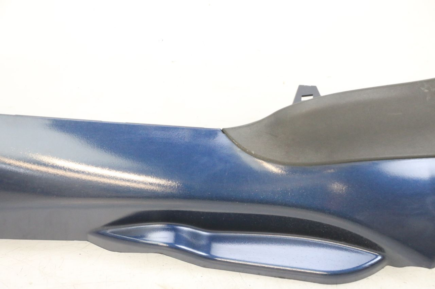 photo de LEFT BELLY PANEL PIAGGIO MP3 RL 250 (2006 - 2010) - High-resolution close-up
