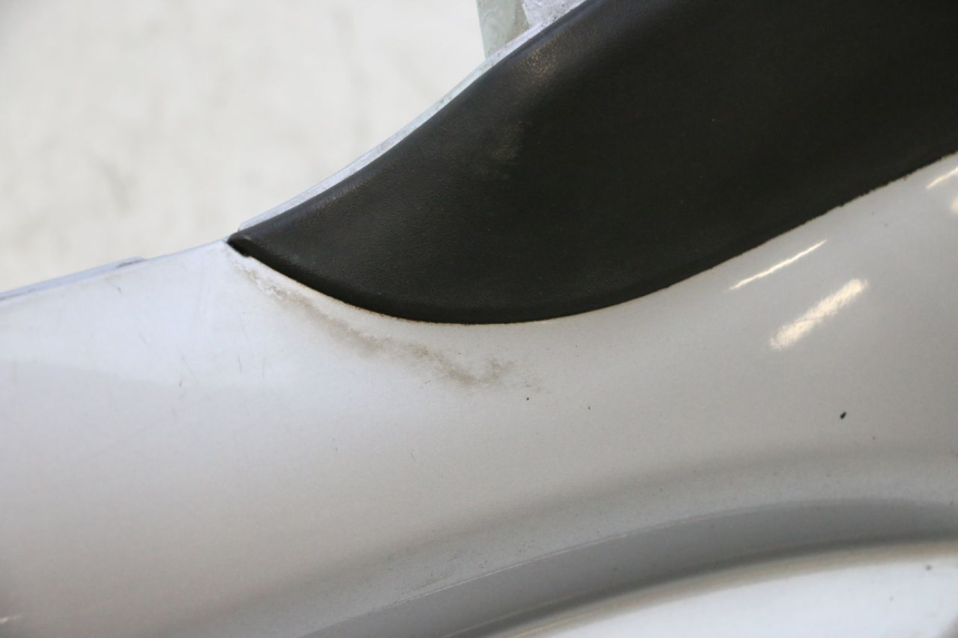 photo de LEFT LOWER FAIRING PIAGGIO MP3 125 (2006 - 2014) - Component detail