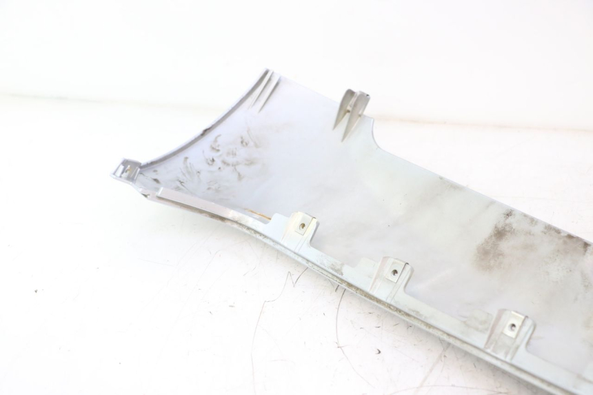 photo de LEFT LOWER FAIRING PIAGGIO MP3 125 (2006 - 2014) - Checked used part