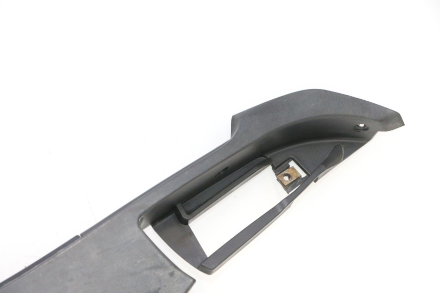 photo de LEFT BELLY PANEL PIAGGIO MP3 500 (2016 - 2018) - Technical close-up