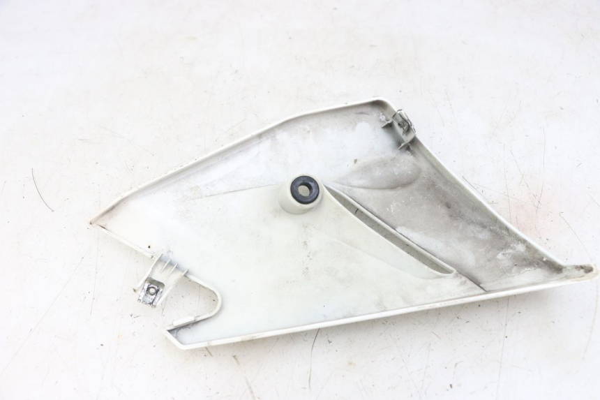 photo de LEFT BELLY PANEL MOTO GUZZI NORGE 8V GT 1200 (2011 - 2016) - Component detail