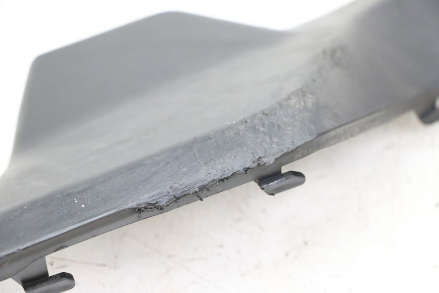 photo de LEFT BELLY PANEL SYM ORBIT III 3 4T 50 (2021 - 2025) - Zoom on usage condition