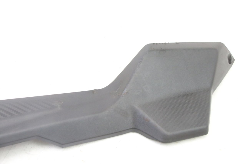 photo de LEFT BELLY PANEL SYM ORBIT III 3 4T 50 (2021 - 2025) - Zoom on usage condition