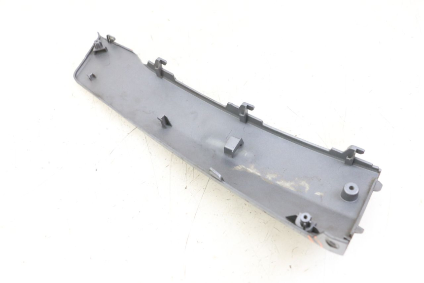 photo de LEFT BELLY PANEL PEUGEOT BELVILLE 125 (2017 - 2021) - Technical close-up