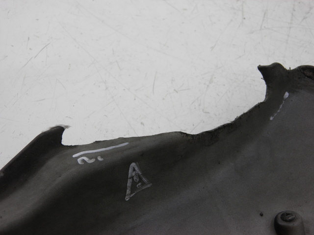 photo de LEFT BELLY PANEL PIAGGIO MP3 RL 125 (2006 - 2014) - Surface and material condition
