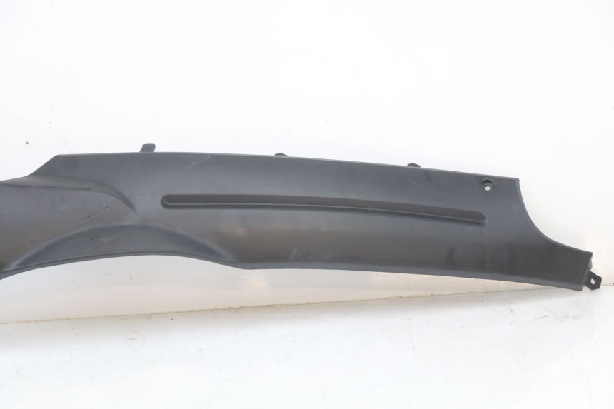 photo de LEFT LOWER FAIRING TNT MOTOR ROMA 10' 2T 50 (2011 - 2018) - Zoom on usage condition