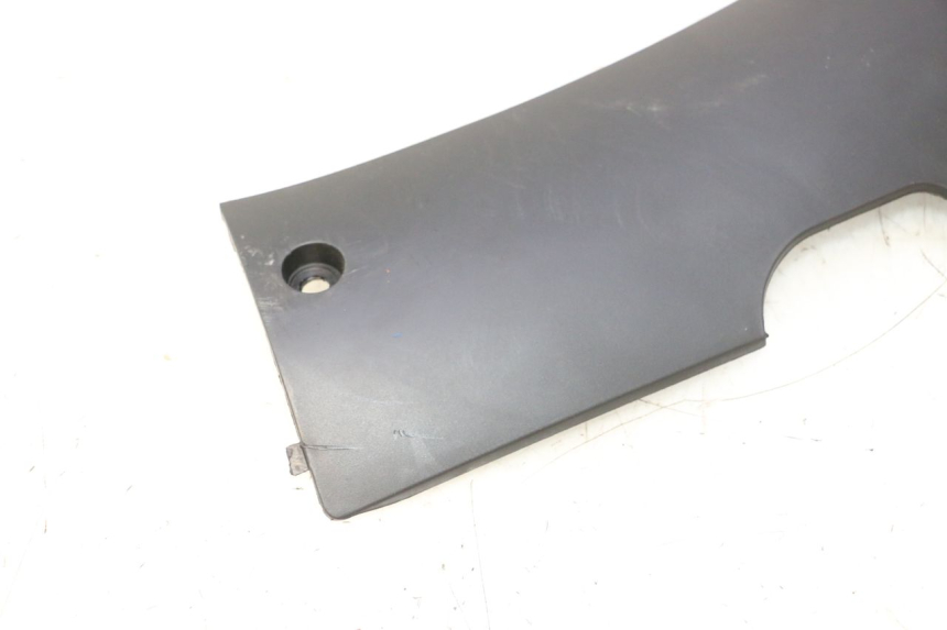 photo de LEFT LOWER FAIRING TNT MOTOR ROMA 10' 2T 50 (2011 - 2018) - Zoom on usage condition