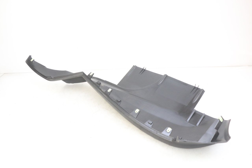 photo de LEFT LOWER FAIRING PEUGEOT SATELIS 125 (2010 - 2012) - Distinctive features