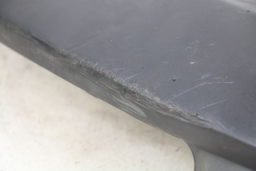 photo de LEFT LOWER FAIRING PEUGEOT SATELIS 125 (2006 - 2009) - Fixing points details