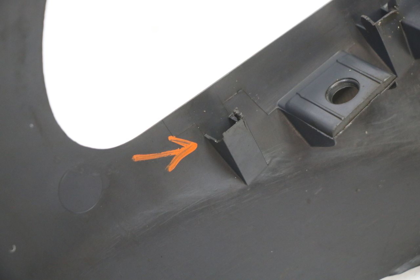 photo de LEFT BELLY PANEL PIAGGIO SUPER LX 125 (2000 - 2003) - Checked used part