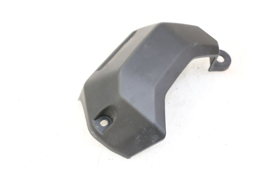 photo de LEFT BELLY PANEL YAMAHA TRACER 7 700 (2020 - 2024) - Zoom on usage condition