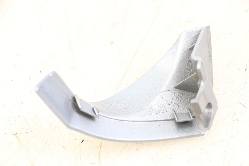 photo de LEFT BELLY PANEL PIAGGIO VESPA PRIMAVERA 4T 50 (2021 - 2024) - Alternative perspective