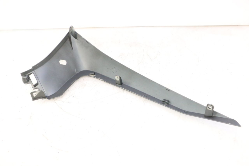 photo de LEFT BELLY PANEL YAMAHA X-MAX XMAX 125 (2010 - 2013) - Technical close-up