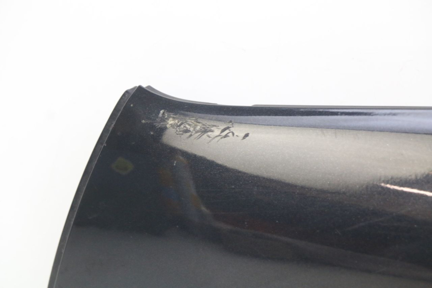 photo de LEFT LOWER FAIRING PIAGGIO X8 125 (2004 - 2007) - Fixing points details