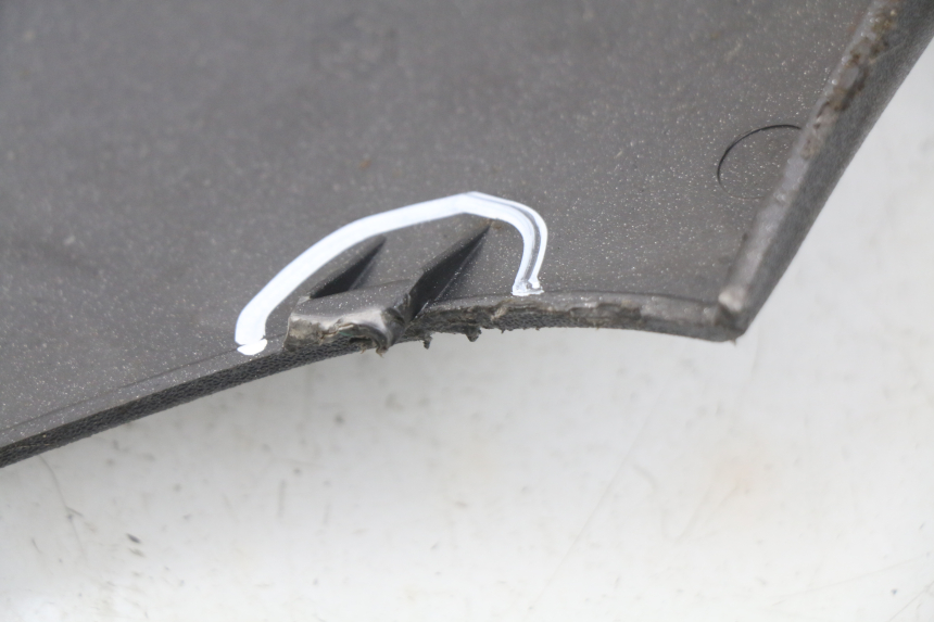 photo de LEFT BELLY PANEL PIAGGIO X9 EVOLUTION 125 (2003 - 2007) - Zoom on usage condition