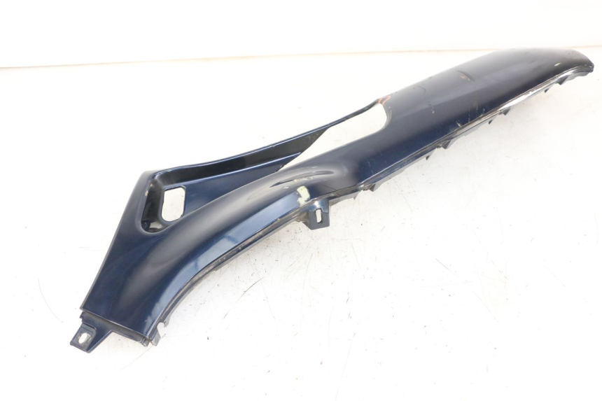 photo de LEFT LOWER FAIRING PIAGGIO XEVO - X EVO 125 (2007 - 2017) - Surface and material condition