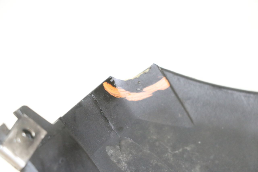 photo de LEFT LOWER FAIRING PIAGGIO XEVO - X EVO 125 (2007 - 2017) - Zoom on usage condition
