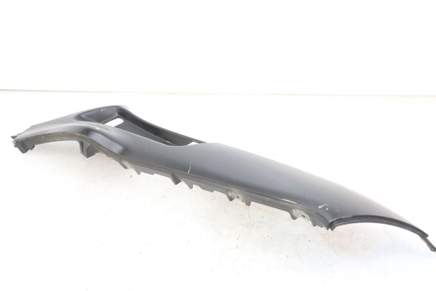 photo de LEFT LOWER FAIRING PIAGGIO XEVO - X EVO 125 (2007 - 2017) - Fixing points details