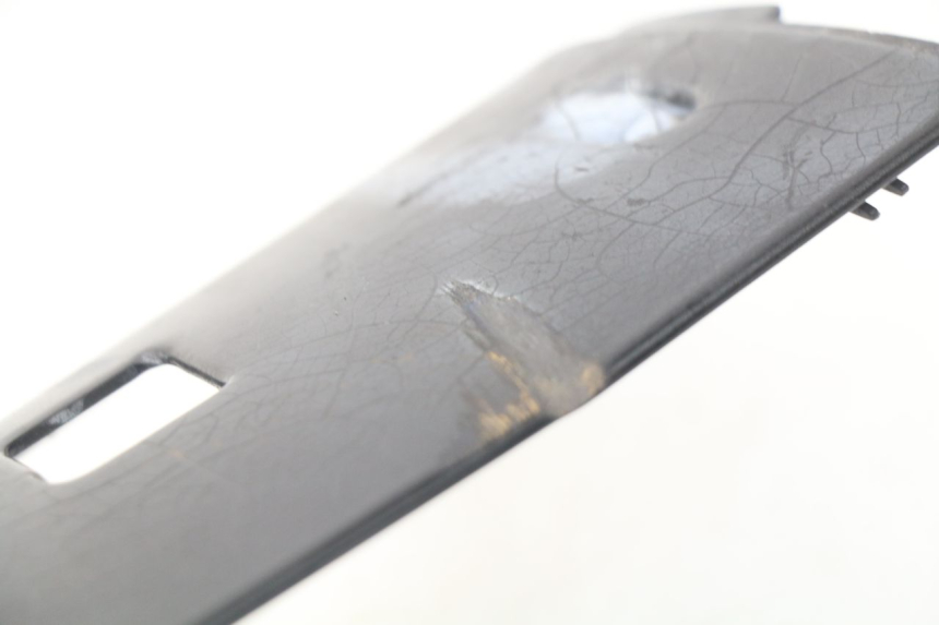 photo de LEFT BELLY PANEL YAMAHA YP MAJESTY 125 (1998 - 2001) - Component detail