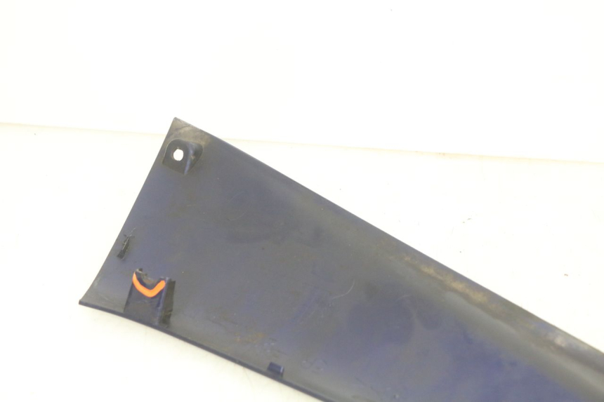 photo de LEFT LOWER FAIRING YAMAHA YP MAJESTY 400 (2004 - 2008) - Additional view of the item