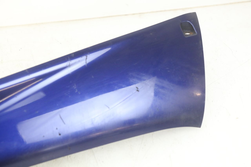 photo de LEFT LOWER FAIRING YAMAHA YP MAJESTY 400 (2004 - 2008) - Alternative perspective