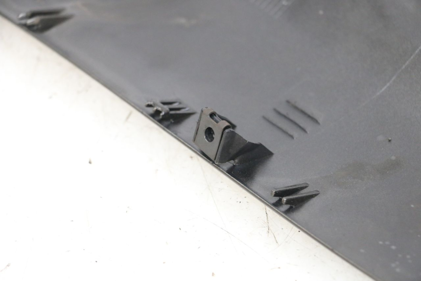 photo de LEFT BELLY PANEL YAMAHA YP MAJESTY 125 (2002 - 2006) - Component detail