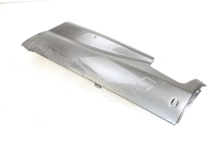 photo de LEFT BELLY PANEL YAMAHA YP MAJESTY 125 (2002 - 2006) - Technical close-up