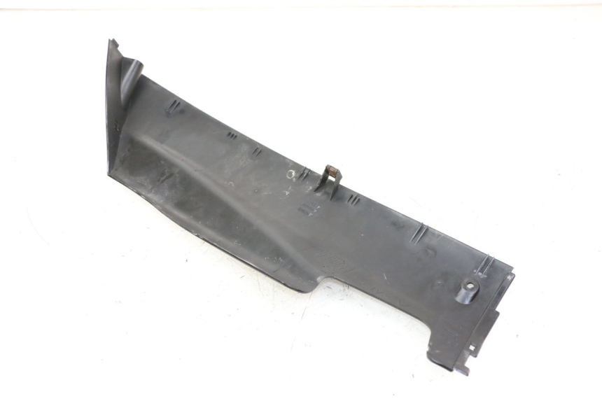 photo de LEFT BELLY PANEL YAMAHA YP MAJESTY 125 (2007 - 2010) - Zoom on usage condition