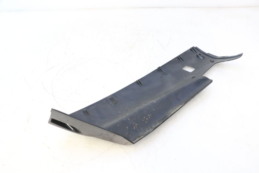 photo de LEFT BELLY PANEL YAMAHA YP MAJESTY 125 (1998 - 2001) - Markings and original references