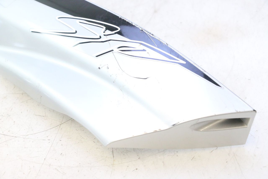 photo de LEFT BELLY PANEL YAMAHA YP MAJESTY 125 (2002 - 2006) - Fixing points details