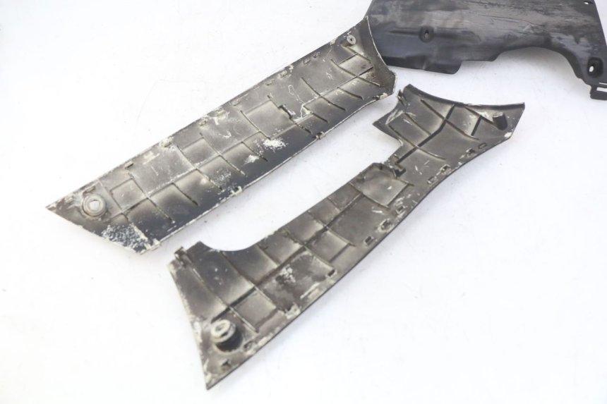 photo de LOWER PART OF THE BODY PEUGEOT KISBEE 2T 50 (2010 - 2017) - Component detail