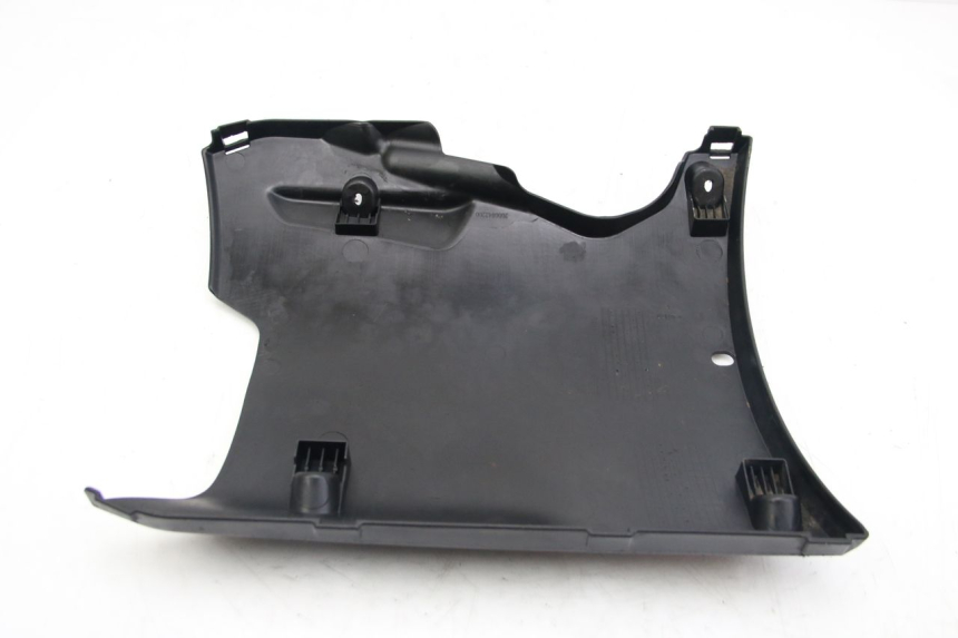 photo de LOWER PART OF THE BODY PEUGEOT KISBEE 2T 50 (2018 - 2022) - Fixing points details