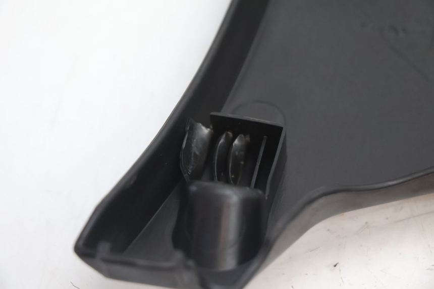 photo de LOWER PART OF THE BODY PEUGEOT KISBEE 2T 50 (2018 - 2022) - Fixing points details
